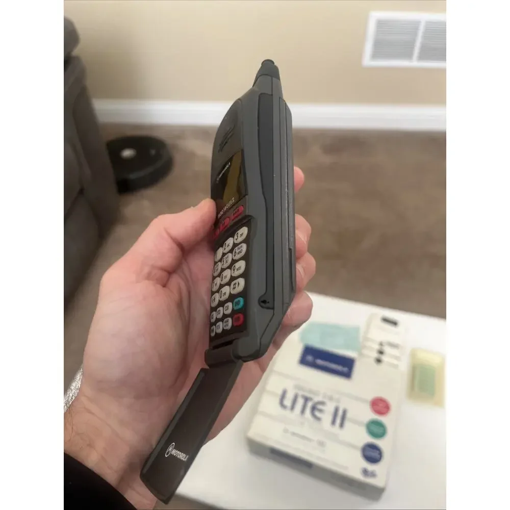 Motorola Micro TAC Ultra Lite II Cell Phone Flip Vintage With Original Box ETC